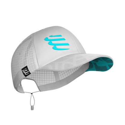 Gorra Multisport Blanca Con Visera Ajustable Compressport