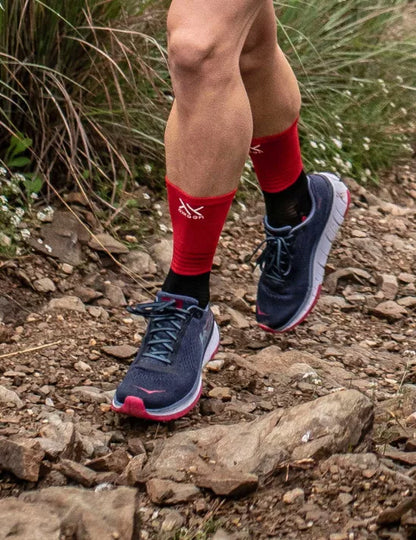 Medias Compressport Mid Compression Socks Run - Black Red