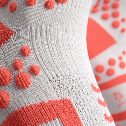 Medias Compressport Pro Racing Socks V2 Run Hi - Blanco Naranja