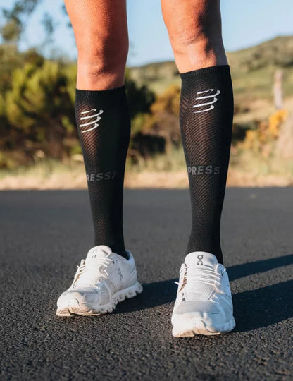 Medias Deportivas Compressport Full Socks Oxygen - Negro T1