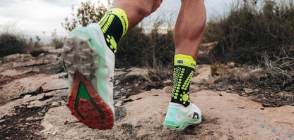 Pro Racing Socks v4.0 Trail BLACK/SAFE YELLOW/NEO PINK